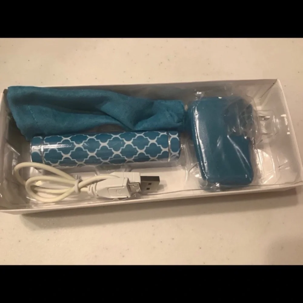 NEW POWERNOW! Portable Device & Phone Chargers with gift boxes